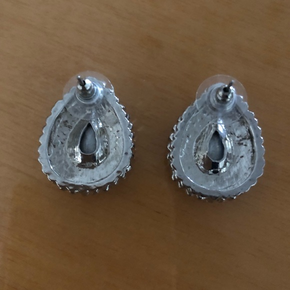 SPECIAL! Any 2 for 20, 3 for 25! Green, silver rhinestone tear drop earrings - Picture 2 of 3